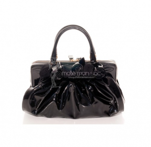 Valentino Sac vernis noir à fleurs - Vintage disponible sur notre site