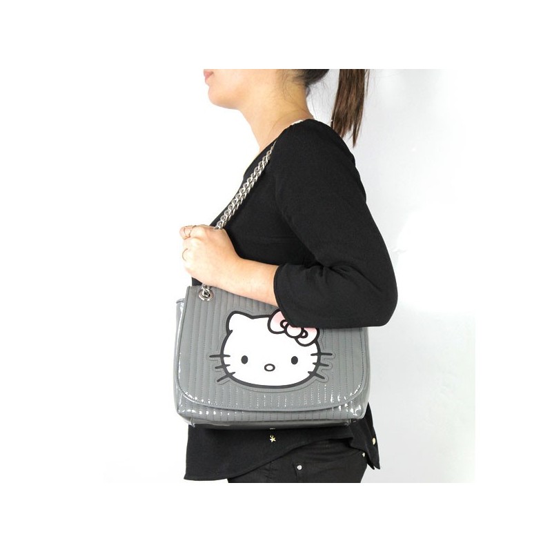Hello Kitty sac matelassé vinyl gris porté épaule