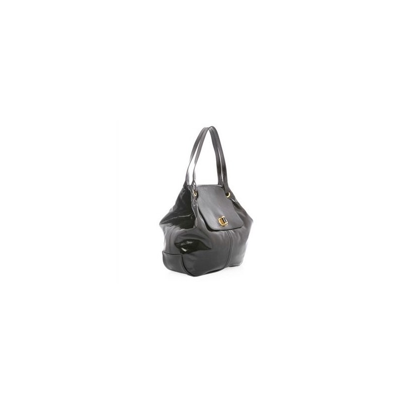 Détails et finitions du sac Alexander McQueen vintage en cuir noir