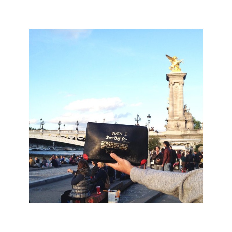 pochette en cuir noir de la marque Paris House