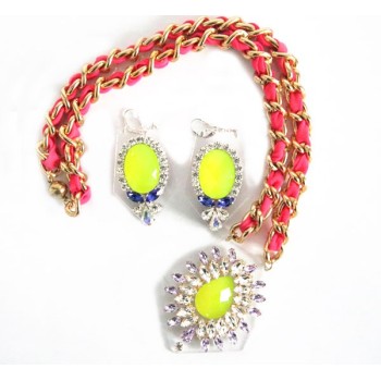 Collier strass et plexiglas jaune