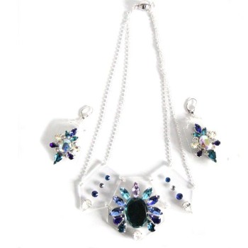Collier strass et plexiglas bleu