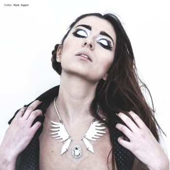 Collier strass et plexiglas rose