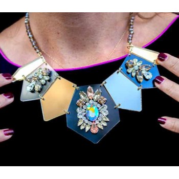 Collier strass et plexiglas