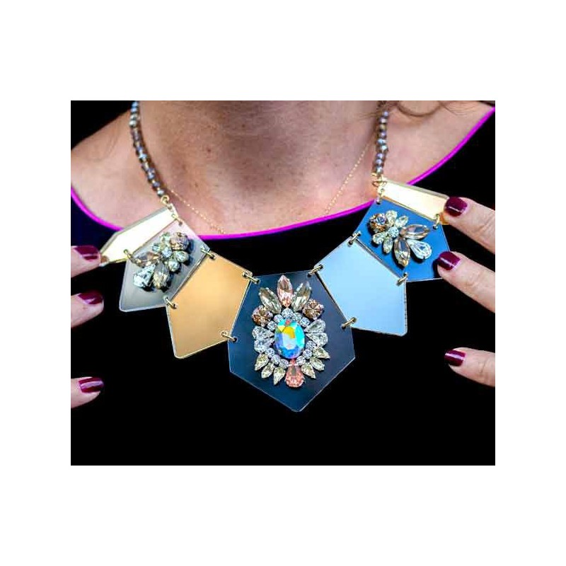 Collier avec strass Swarovski® et plexiglas bronze port