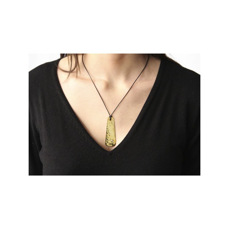 details Gucci Vintage gold-plated hammered pendant necklace