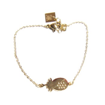 Detail of gold-tone finish on pineapple bracelet