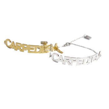 Bracelet argent Carpe Diem articulé porté en accumulation