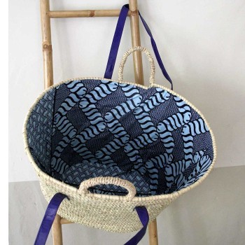 Panier de plage en paille tressée doublé de coton wax