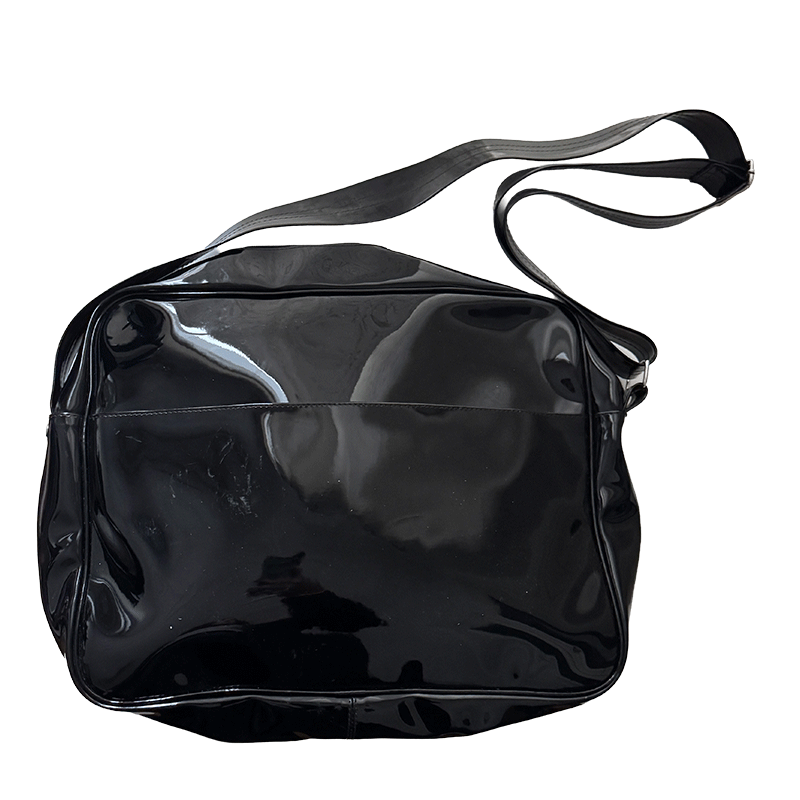 Anne-Charlotte Goutal - Besace motif Etoile en vinyl noir de dos