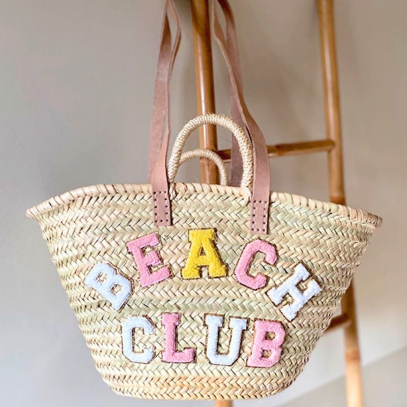 Sac cabas de plage artisanal en feuilles de palmier tressées