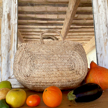 Natural summer basket bag in woven doum straw