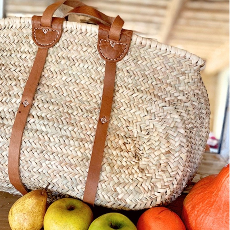 Natural oval basket with camel leather finish