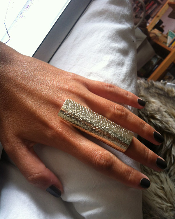 Clara Jasmine bague porte par Naima