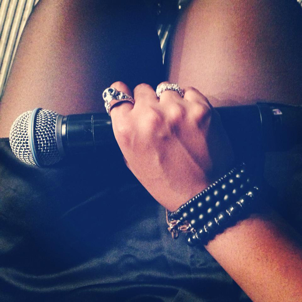 nouvelle-star-catherine-michiels-bagues-bracelets