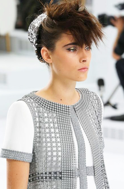 chanel-karl-lagerfeld-defile-haute-couture-automne-hiver-14-15-ciment