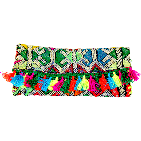 pochette-kilim-petits-pompons-pales